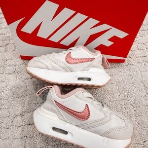Nike Toddler Air Max 1 EZ White Sneakers with Pink Swoosh
